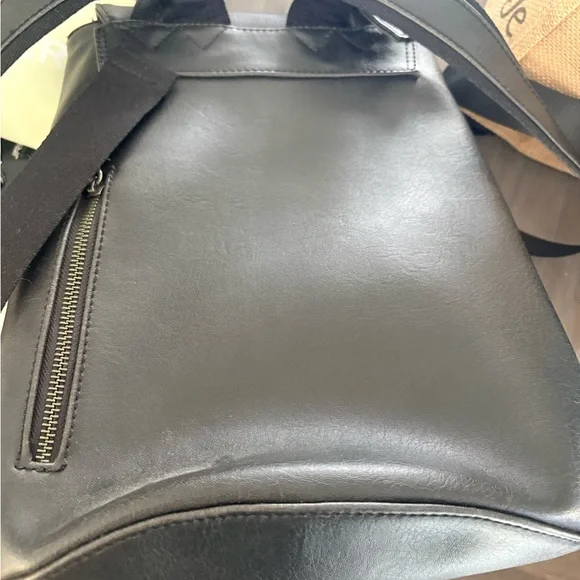 Matt & Nat Black Vegan Leather Backpack with Top Handle - Picture 3 of 8